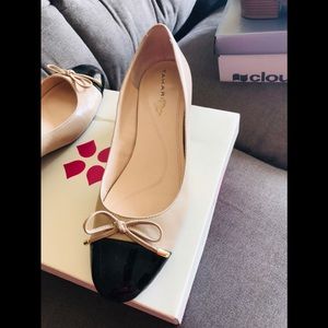 Tahari brand low heel flat shoes